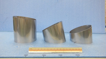 SUS304溶接パイプ　板厚1.5ミリ　端面斜めカット